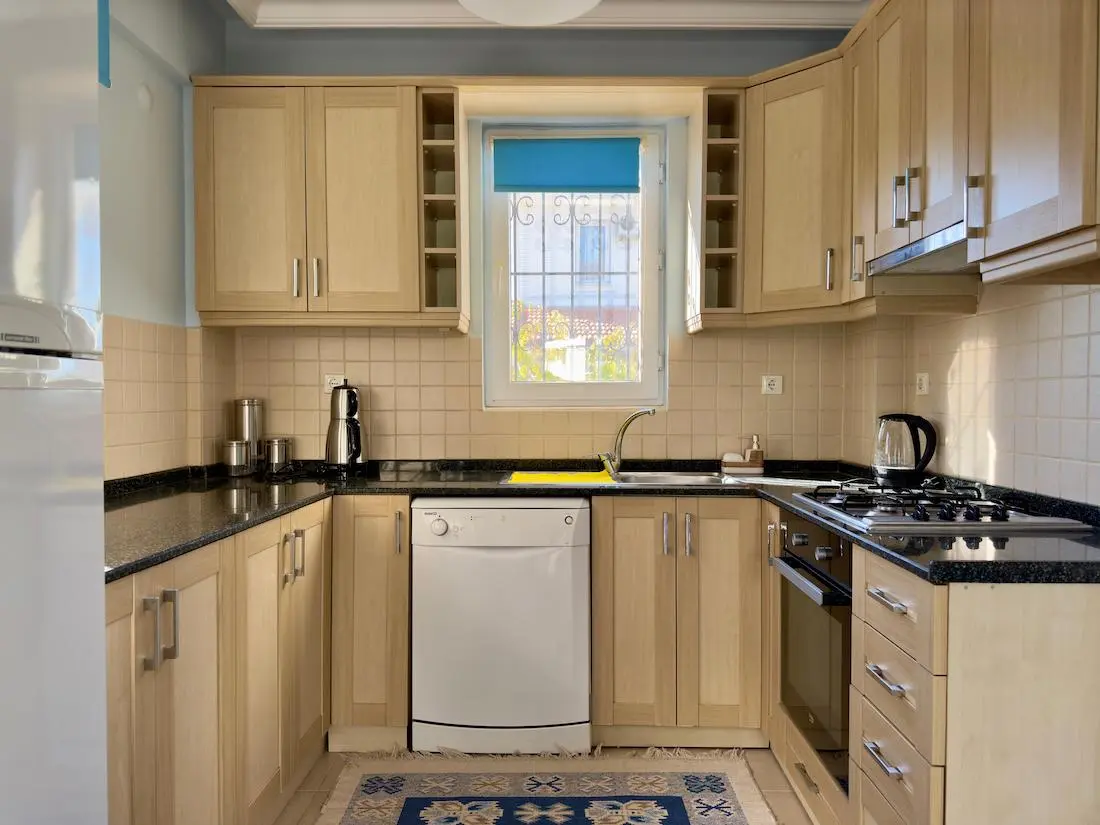 Fitted kitchen